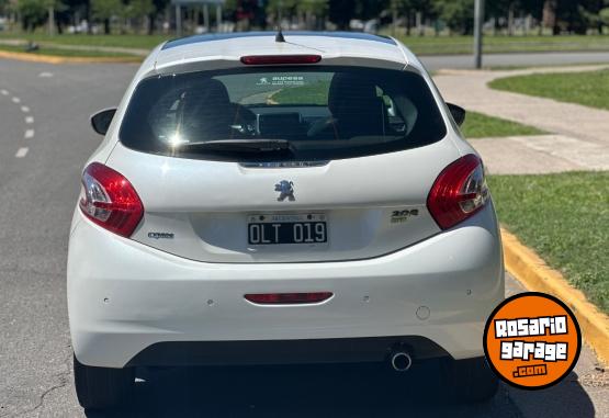 Autos - Peugeot 208 2015 Nafta 91000Km - En Venta