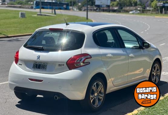 Autos - Peugeot 208 2015 Nafta 91000Km - En Venta