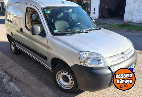 Utilitarios - Citroen Berlingo furgn bussines 2017 GNC 225000Km - En Venta