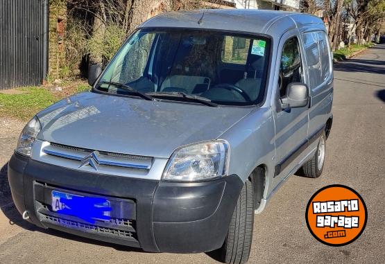 Utilitarios - Citroen Berlingo furgn bussines 2017 GNC 225000Km - En Venta