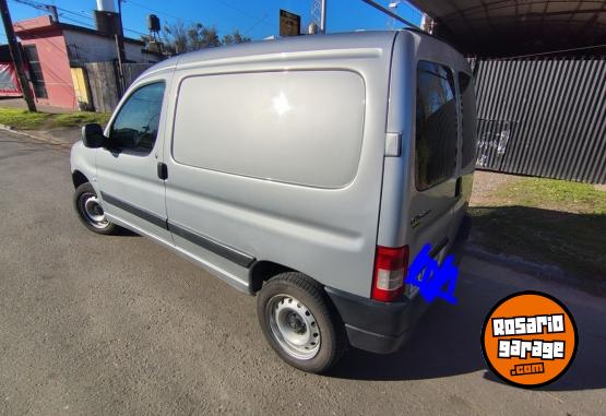 Utilitarios - Citroen Berlingo furgn bussines 2017 GNC 225000Km - En Venta