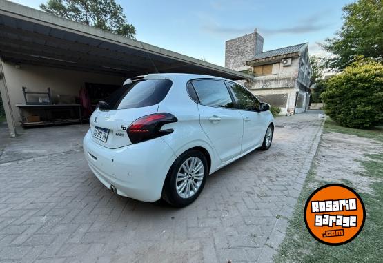 Autos - Peugeot 208 Allure 2019 Nafta 65000Km - En Venta