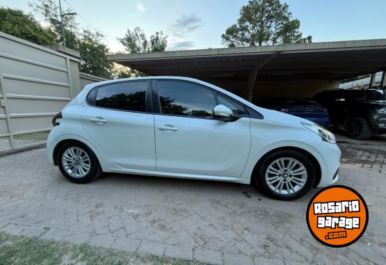 Autos - Peugeot 208 Allure 2019 Nafta 65000Km - En Venta