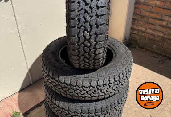 Accesorios para Autos - 4 CUBIERTAS 235/65/17 - En Venta