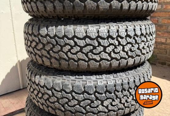 Accesorios para Autos - 4 CUBIERTAS 235/65/17 - En Venta