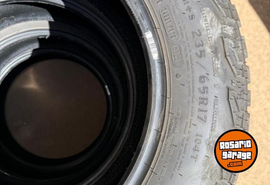 Accesorios para Autos - 4 CUBIERTAS 235/65/17 - En Venta