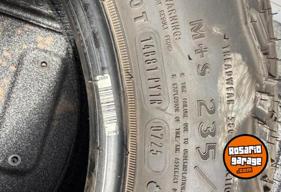 Accesorios para Autos - 4 CUBIERTAS 235/65/17 - En Venta