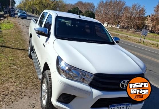 Camionetas - Toyota Hilux 2017 Nafta 95000Km - En Venta
