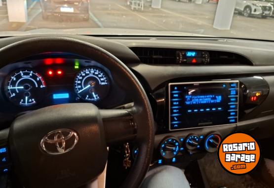 Camionetas - Toyota Hilux 2017 Nafta 95000Km - En Venta