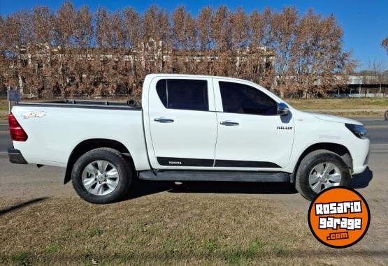 Camionetas - Toyota Hilux 2017 Nafta 95000Km - En Venta