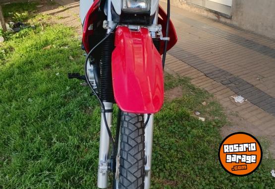 Motos - Honda XR Tornado 2015 Nafta 16000Km - En Venta