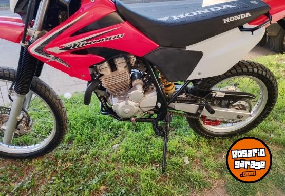 Motos - Honda XR Tornado 2015 Nafta 16000Km - En Venta