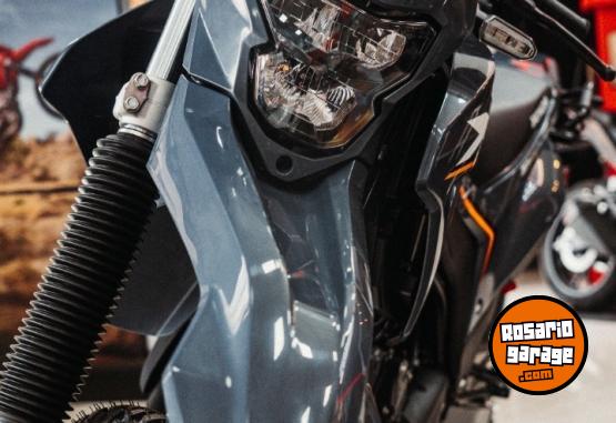 Motos - Honda TORNADO 300 2025 Nafta 0Km - En Venta