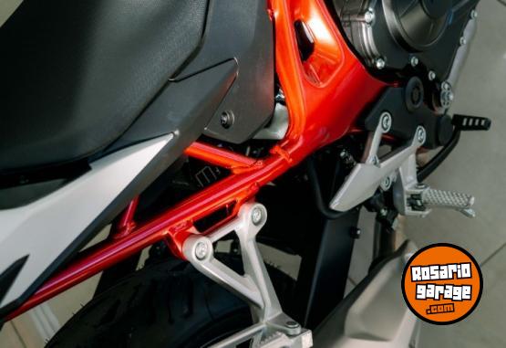 Motos - Honda CB 750 HORNET 2025 Nafta 0Km - En Venta