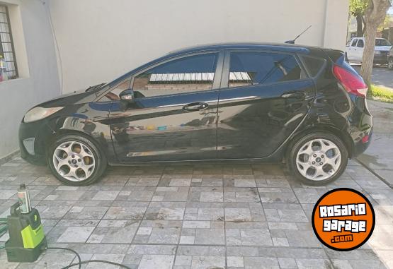 Autos - Ford Fiesta kinetik titanium 2011 Nafta 172000Km - En Venta