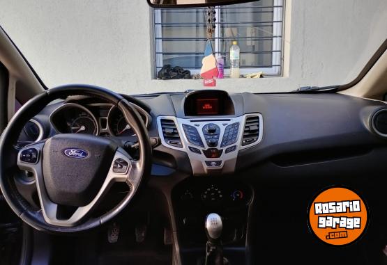 Autos - Ford Fiesta kinetik titanium 2011 Nafta 172000Km - En Venta