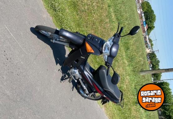 Motos - Motomel DLX 110 2022 Nafta 9000Km - En Venta