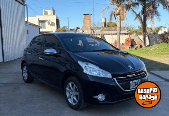 Autos - Peugeot 208 2014 Nafta 100000Km - En Venta