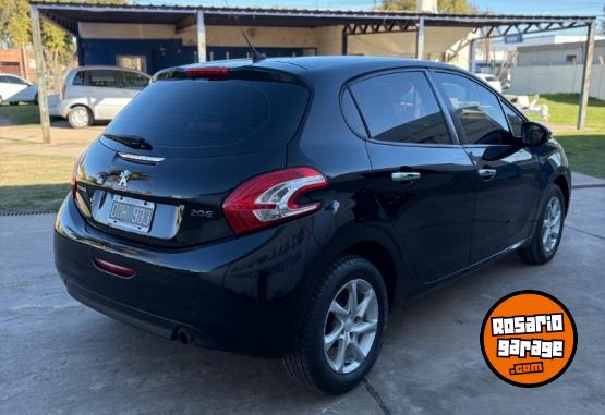 Autos - Peugeot 208 2014 Nafta 100000Km - En Venta