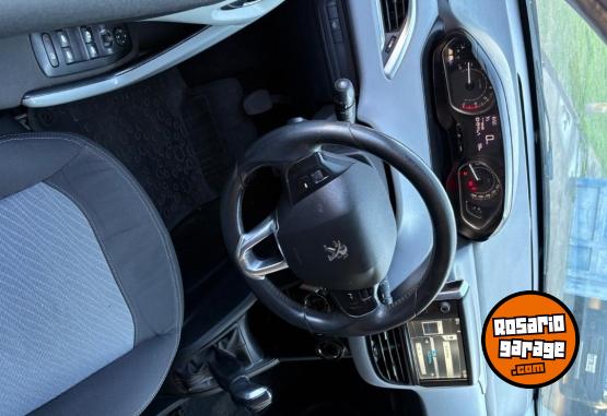 Autos - Peugeot 208 2014 Nafta 100000Km - En Venta