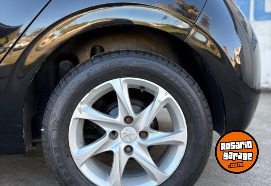 Autos - Peugeot 208 2014 Nafta 100000Km - En Venta
