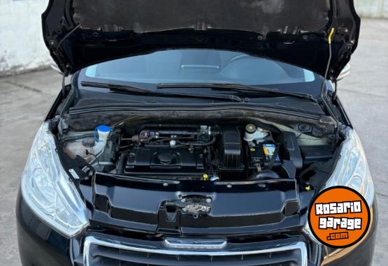 Autos - Peugeot 208 2014 Nafta 100000Km - En Venta