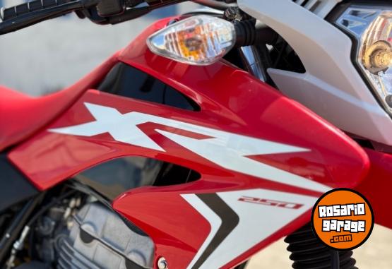 Motos - Honda Tornado 250 2023 Nafta 7000Km - En Venta