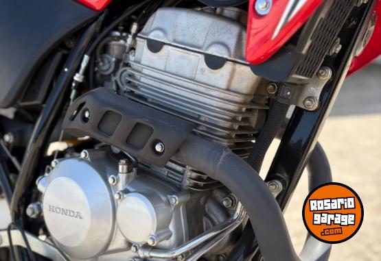 Motos - Honda Tornado 250 2023 Nafta 7000Km - En Venta