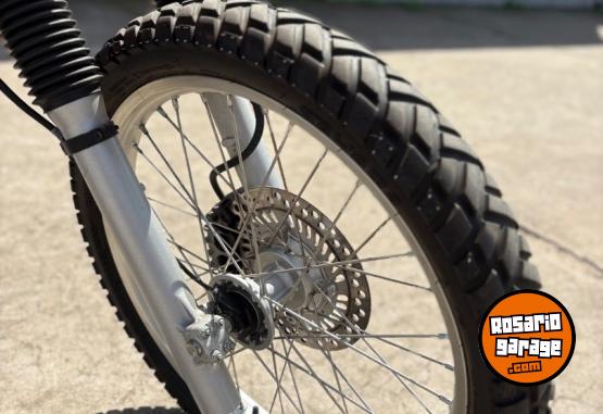 Motos - Honda Tornado 250 2023 Nafta 7000Km - En Venta