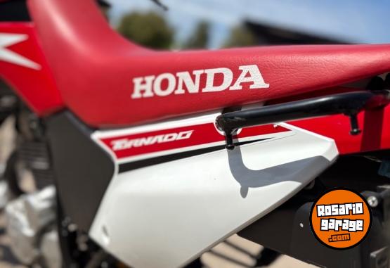 Motos - Honda Tornado 250 2023 Nafta 7000Km - En Venta