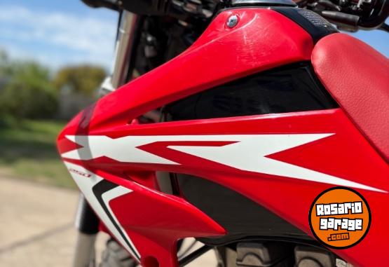 Motos - Honda Tornado 250 2023 Nafta 7000Km - En Venta