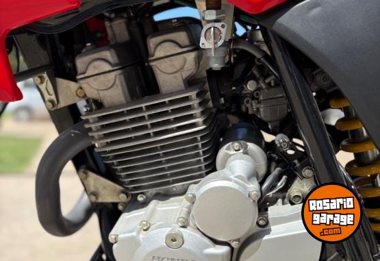 Motos - Honda Tornado 250 2023 Nafta 7000Km - En Venta