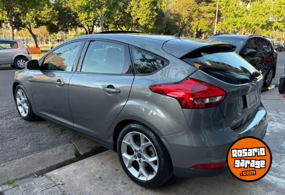 Autos - Ford Focus SE PLUS 2015 Nafta 140000Km - En Venta