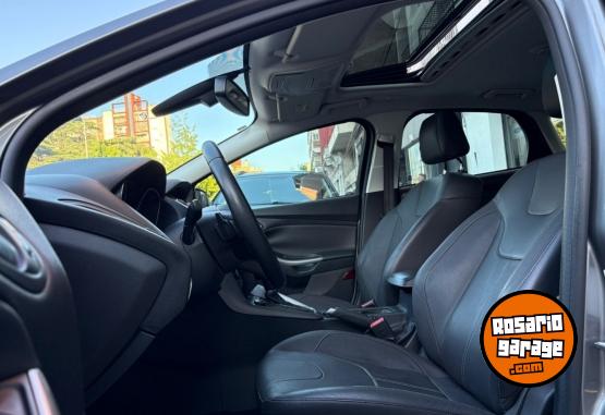 Autos - Ford Focus SE PLUS 2015 Nafta 140000Km - En Venta