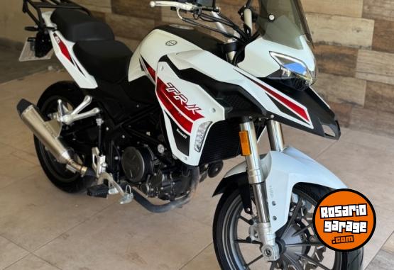 Motos - Benelli TRK251 2024 Nafta 4900Km - En Venta