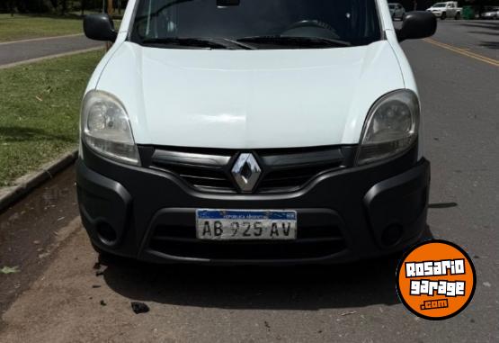 Utilitarios - Renault Kangoo 2017 GNC 211000Km - En Venta