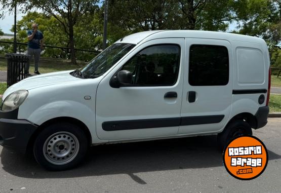 Utilitarios - Renault Kangoo 2017 GNC 211000Km - En Venta