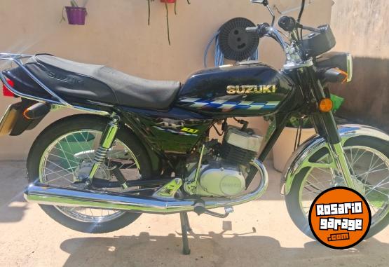 Motos - Suzuki Ax 100 2023 Nafta 4300Km - En Venta