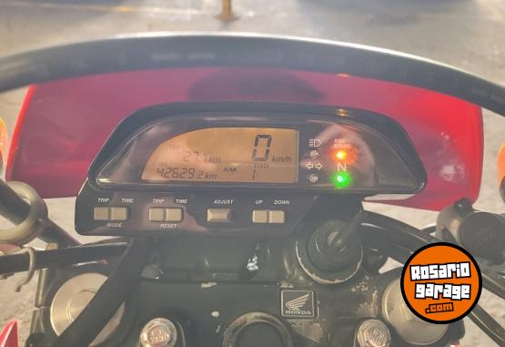 Motos - Honda TORNADO XR 250 2010 Nafta 42000Km - En Venta