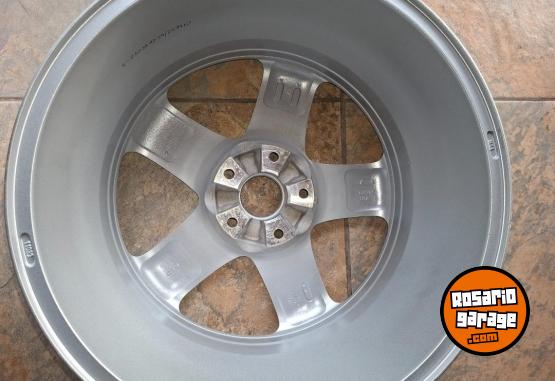 Accesorios para Autos - Llantas Peugeot 407 Aleacion R17 - En Venta