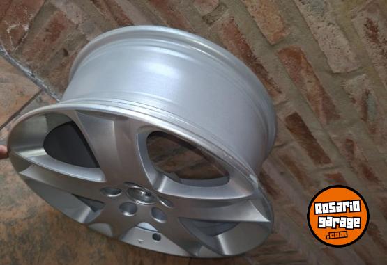 Accesorios para Autos - Llantas Peugeot 407 Aleacion R17 - En Venta