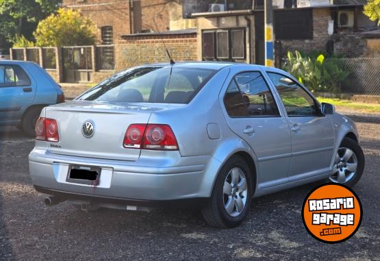 Autos - Volkswagen Bora 2.0 2011 Nafta 200000Km - En Venta