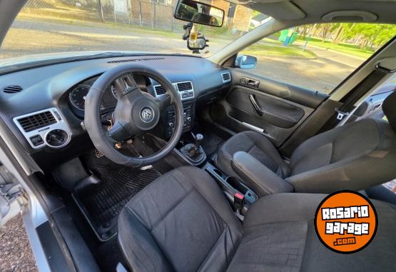 Autos - Volkswagen Bora 2.0 2011 Nafta 200000Km - En Venta