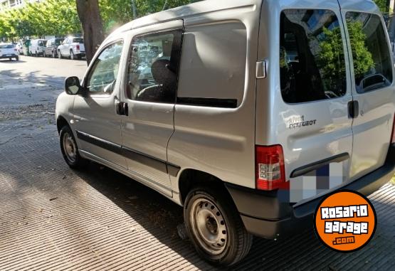 Utilitarios - Peugeot Partner 2016 Diesel 150000Km - En Venta