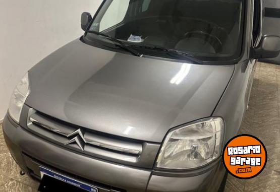 Utilitarios - Citroen Berlingo XTR HD 2018 Diesel 139000Km - En Venta