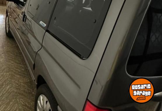 Utilitarios - Citroen Berlingo XTR HD 2018 Diesel 139000Km - En Venta