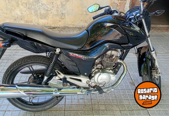 Motos - Honda NEW TITAN 2017 Nafta 23000Km - En Venta