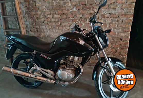 Motos - Honda NEW TITAN 2017 Nafta 23000Km - En Venta