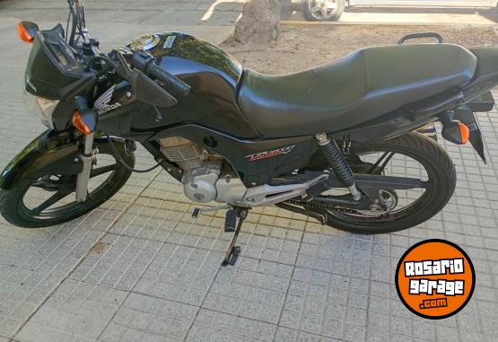 Motos - Honda NEW TITAN 2017 Nafta 23000Km - En Venta