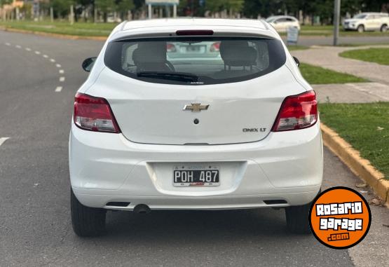 Autos - Chevrolet Onix 2015 Nafta 91000Km - En Venta